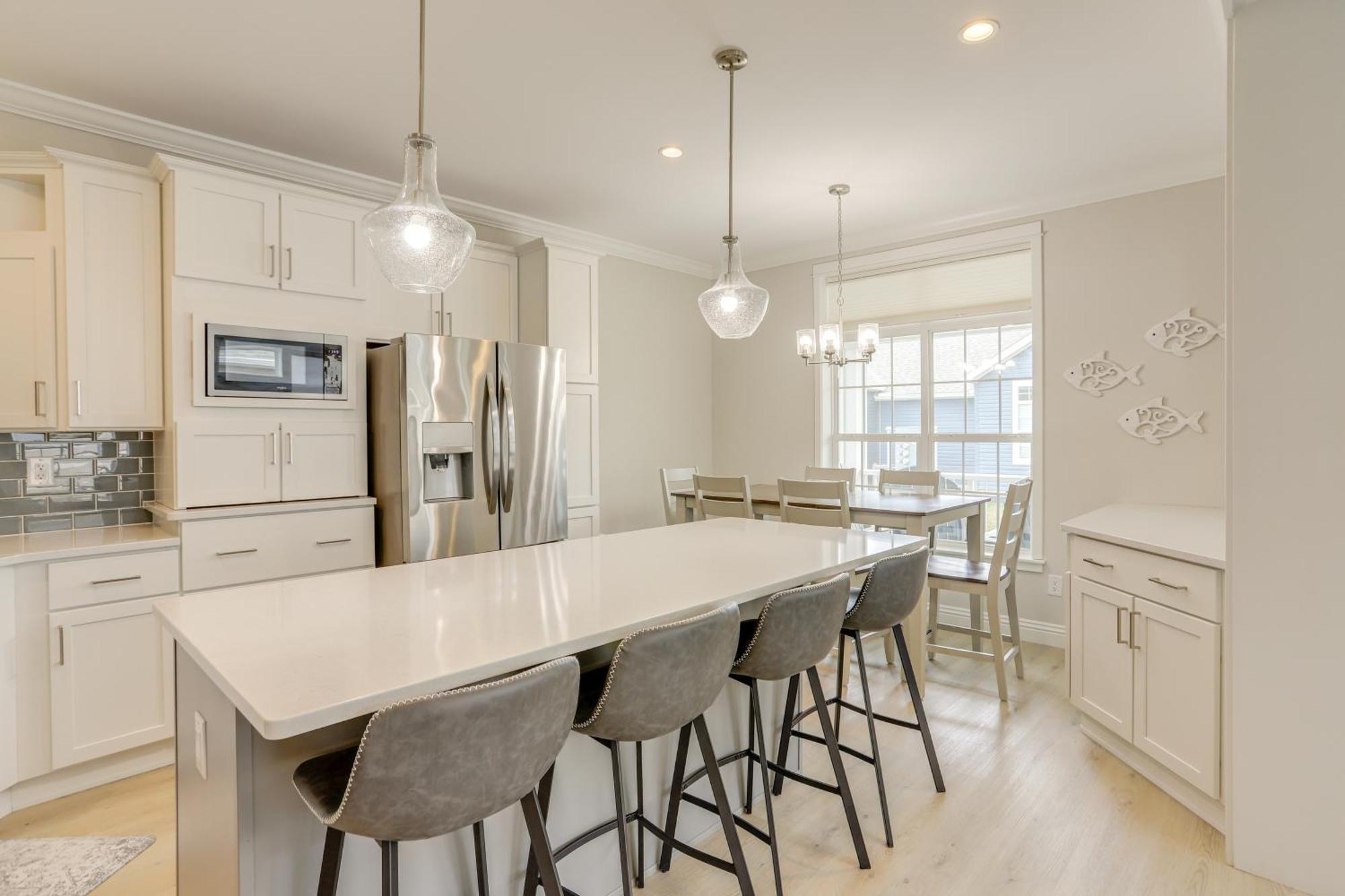 Sleek Lakeside Marblehead Home With Screened Patio Exteriör bild